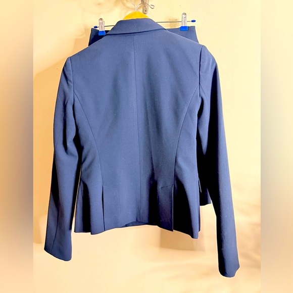 Ann Klein Elegant Navy Blue Women's Blazer and skirt set size 2 - Picture 2 of 10